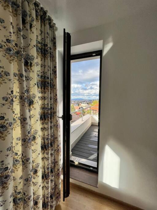 Central Apartment With Panoramic View Braşov Extérieur photo